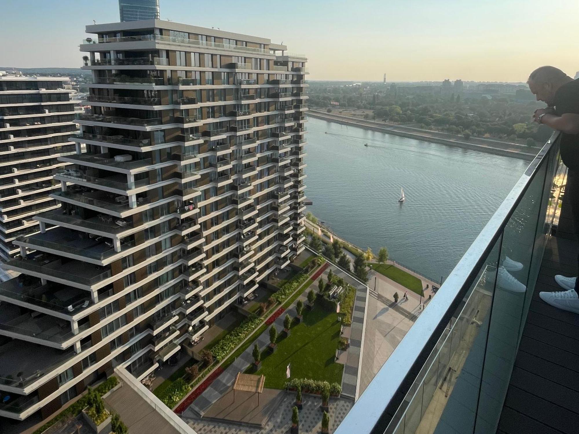 Queen Apartments Belgrade Waterfront Екстер'єр фото